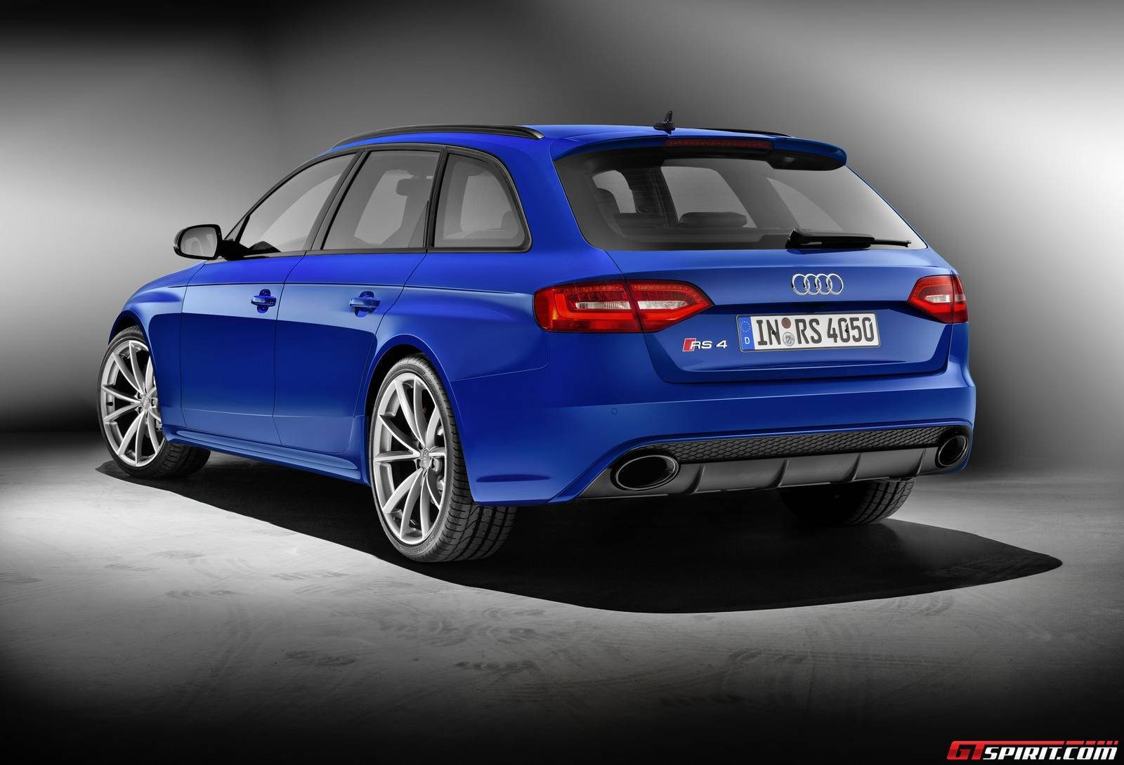 2014-audi-rs4-avant-nogaro-selection-2.jpg