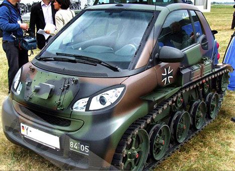 smart-fortwo-turned-into-mini-tank-27111_1.jpg