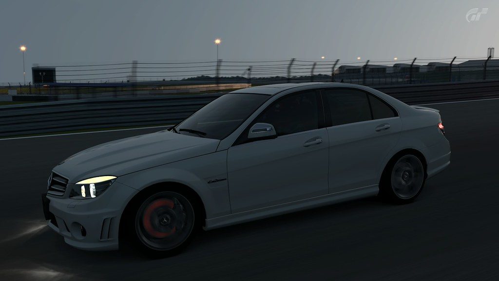 5369211809_4d3d4e544d_b.jpg