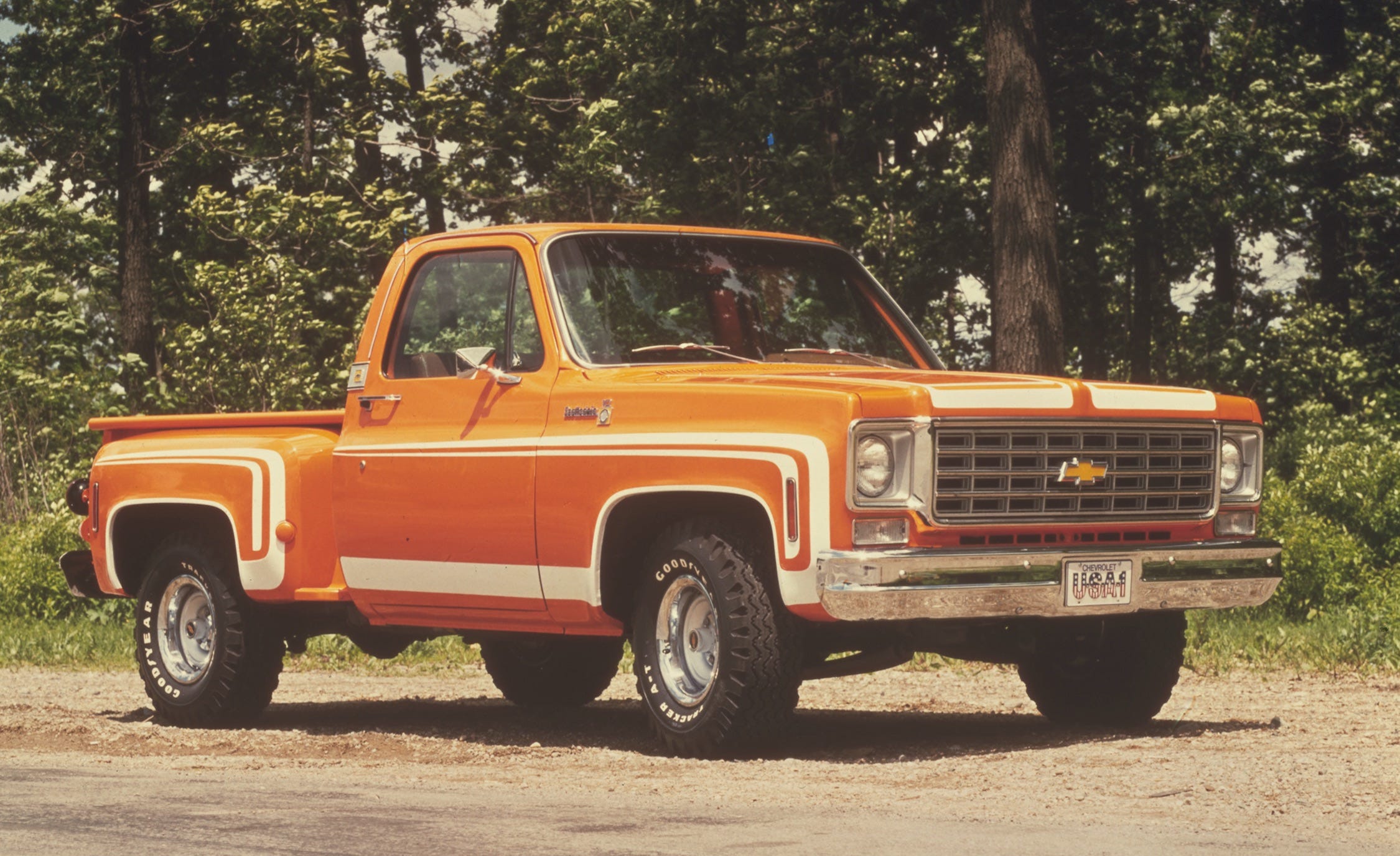 Chevrolet-Sport-Truck-pickup-front.jpg