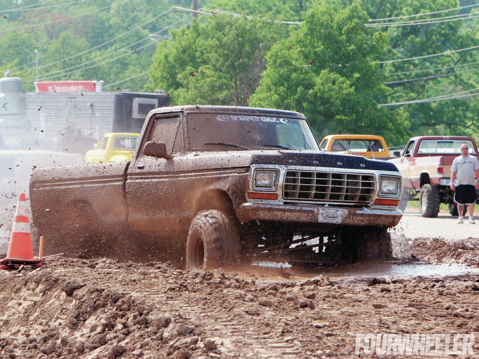 129_1209_12%20missouri_madness%20ford_truck_in_mud_pit.jpg
