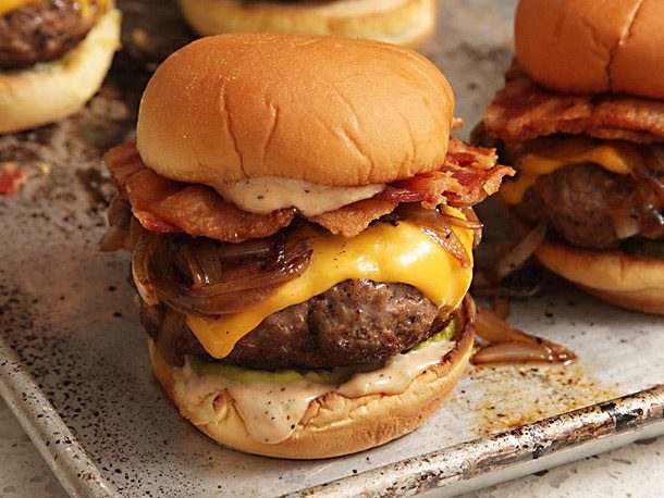 20130723-bacon-weave-food-lab-burger-step-by-step-26.jpg