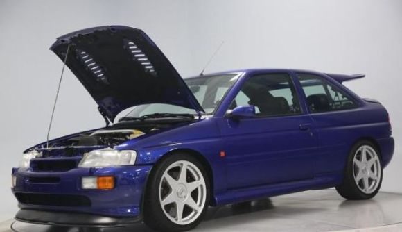 1995-Ford-Escort-RS-Cosworth-Front.jpg