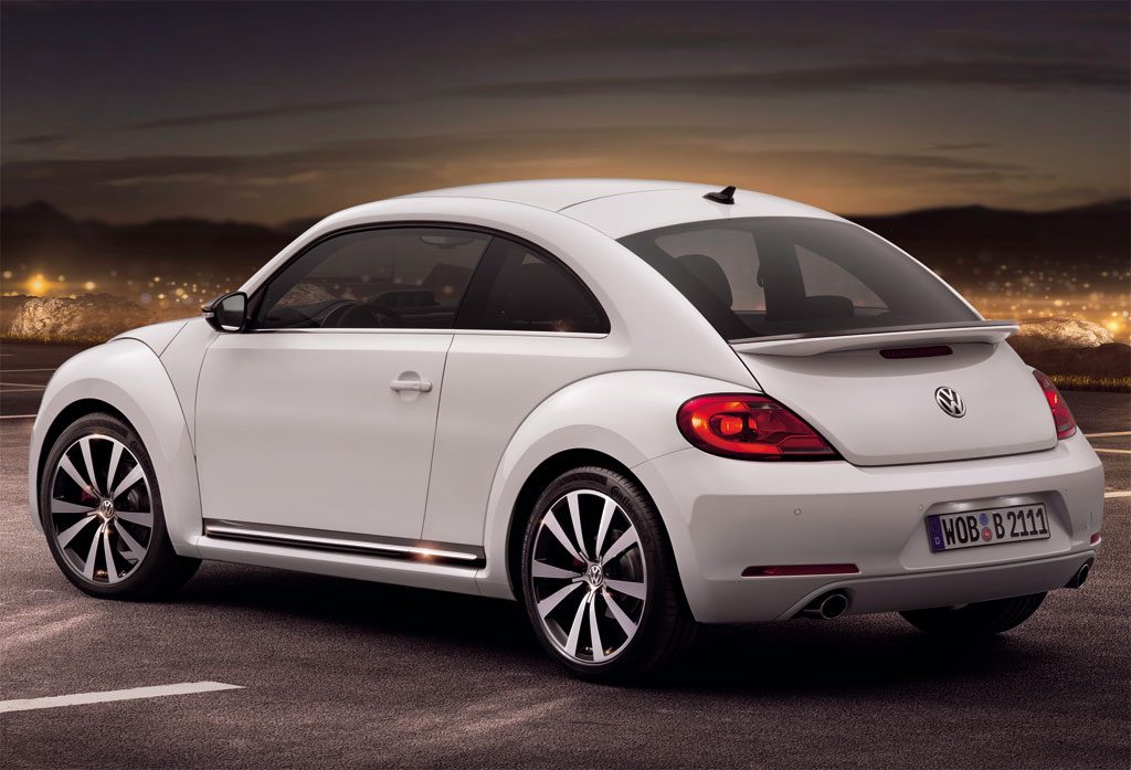 2012-Volkswagen-Beetle-2.jpg