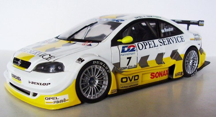 2000%20OPEL%20ASTRA%20DTM%20V8%20M.Reuter-Action.JPG