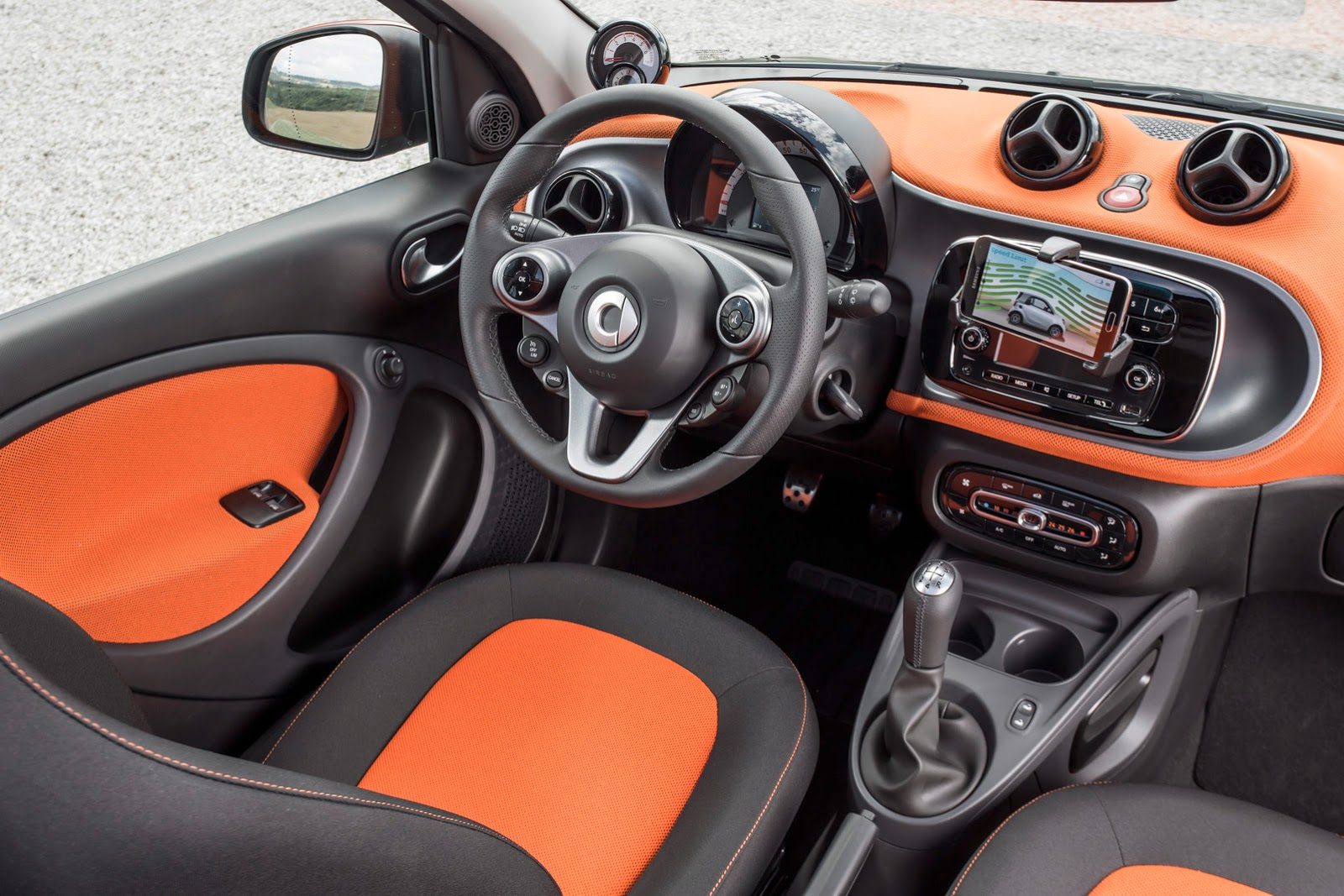 2015-Smart-ForTwo-ForFour-14.jpg