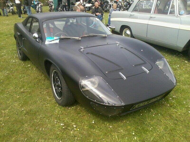 Bm4KJmFIMAAK530.jpg:large