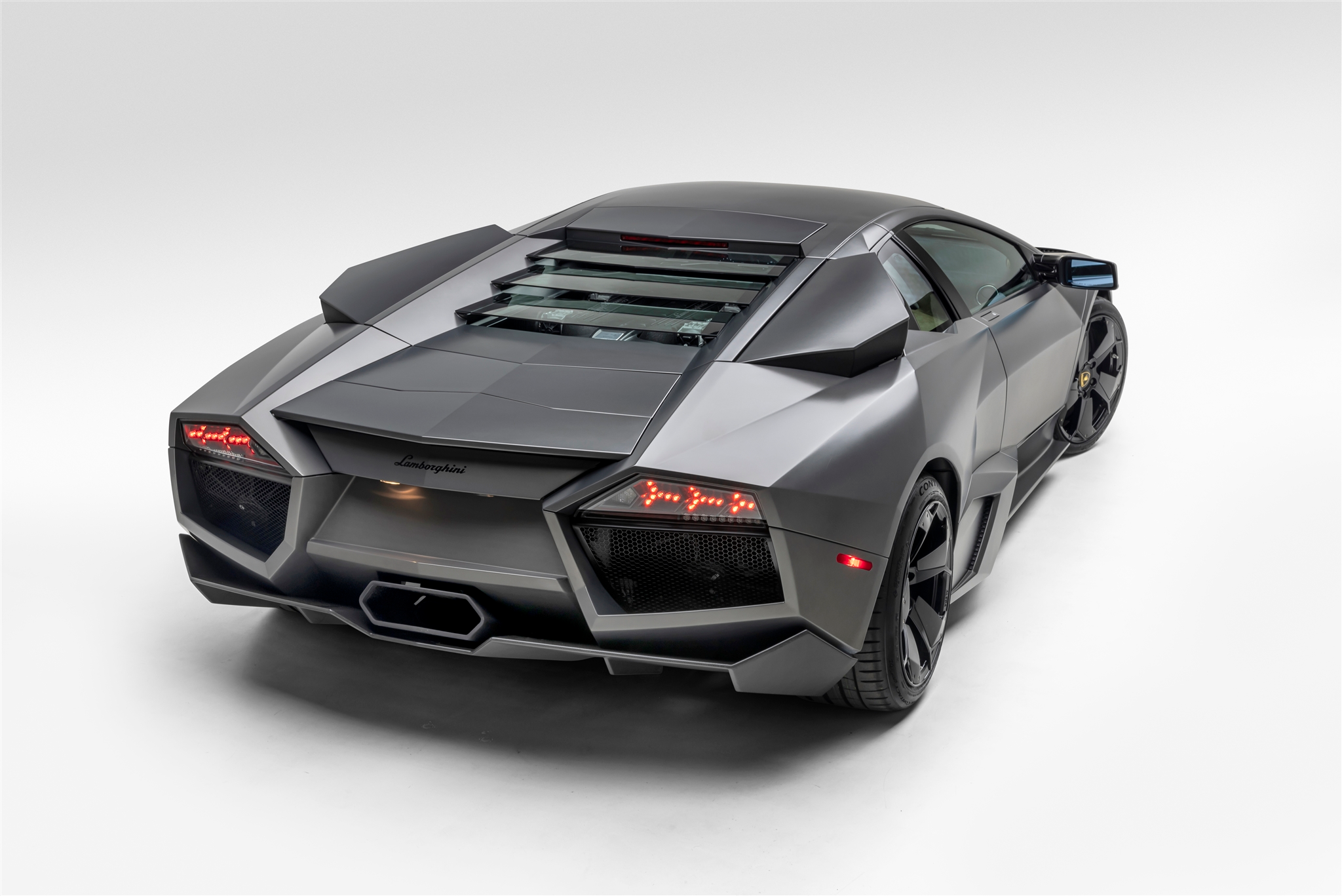 Lamborghini-Reventon-7.webp