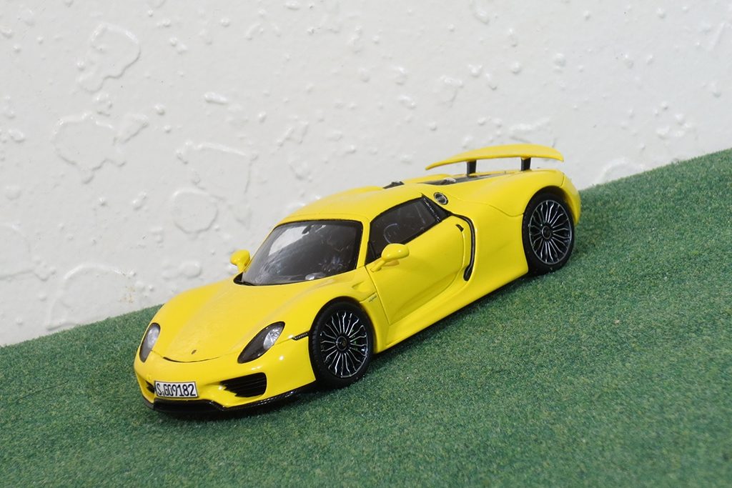 Porsche_918-04.jpg