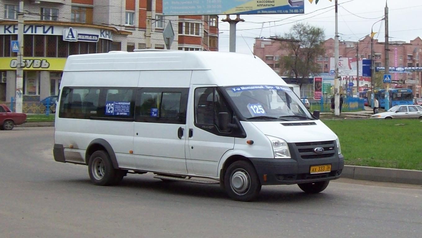 Ford_Transit_in_Voronezh.jpg