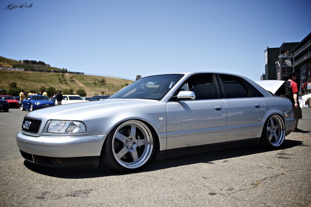 Custom-Audi-A8-D2-2.jpg