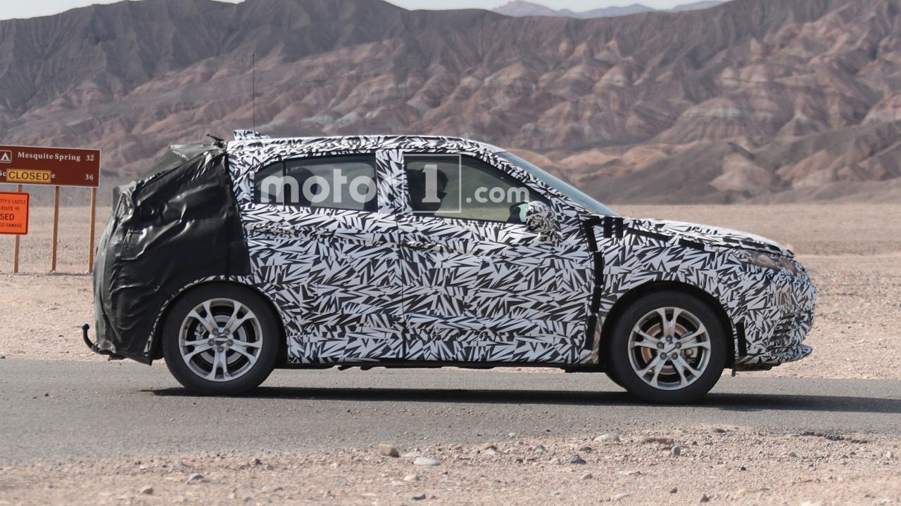 mitsubishi-xr-crossover-spy.jpg