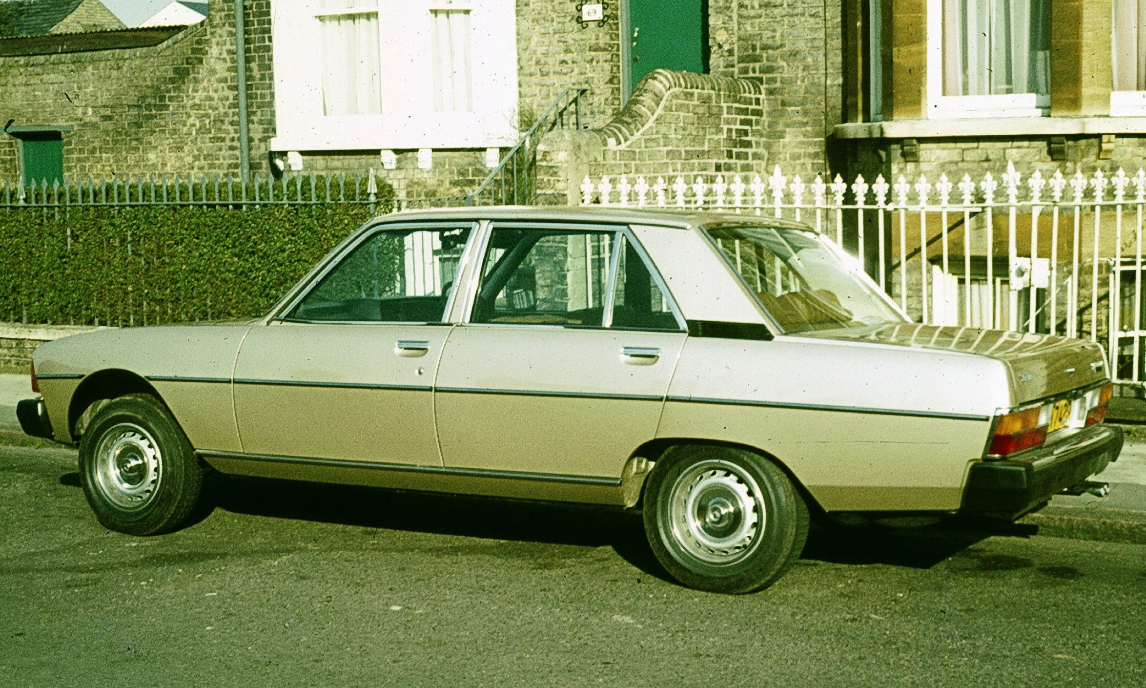 Peugeot_604_Panton_Street.JPG