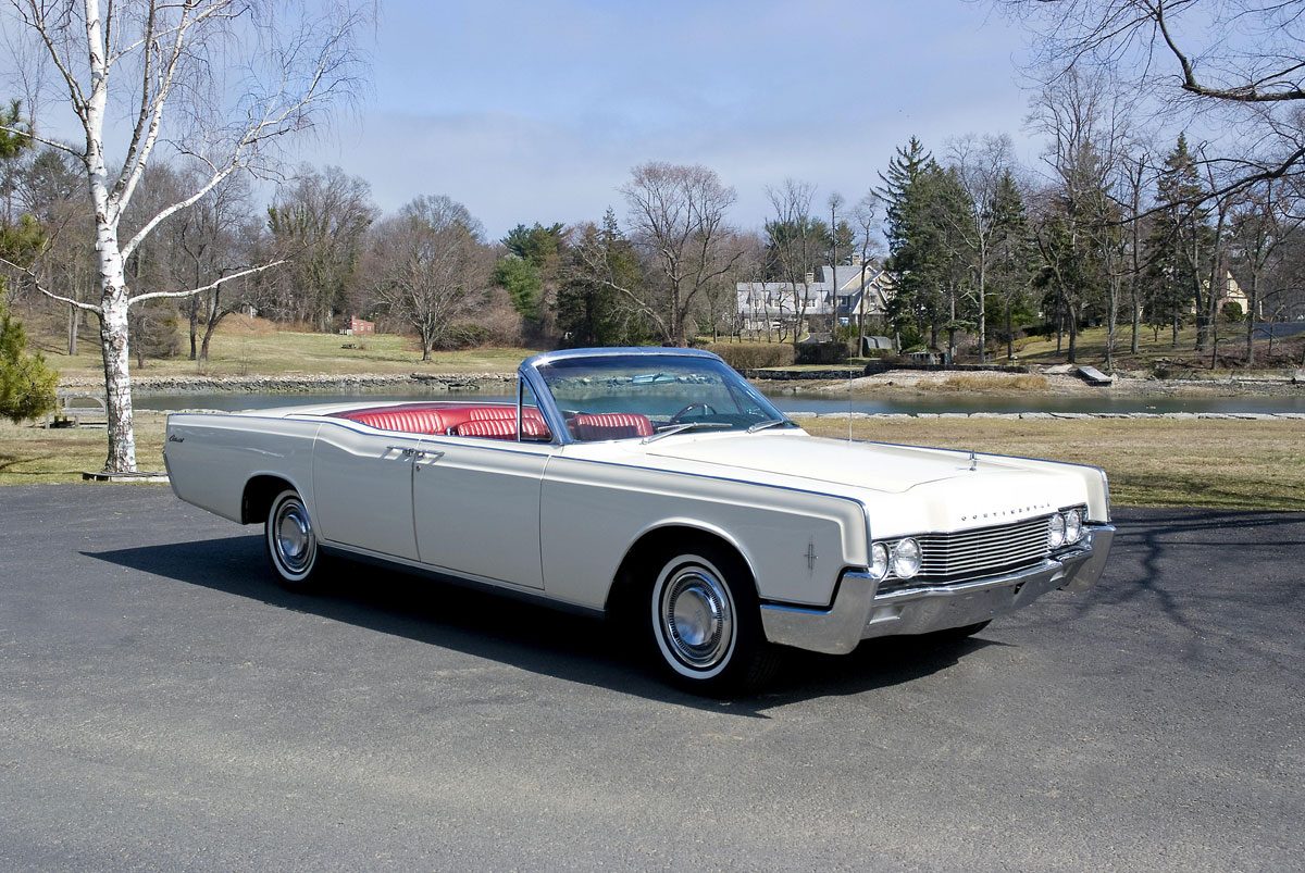 1966-Lincoln-Continental-Convertible-1.jpg