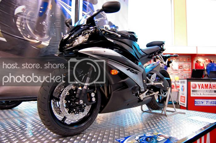 blackandsilverR6.jpg