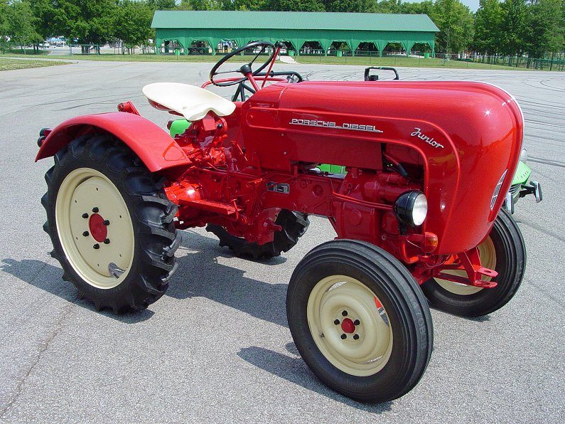porsche_tractor.jpg