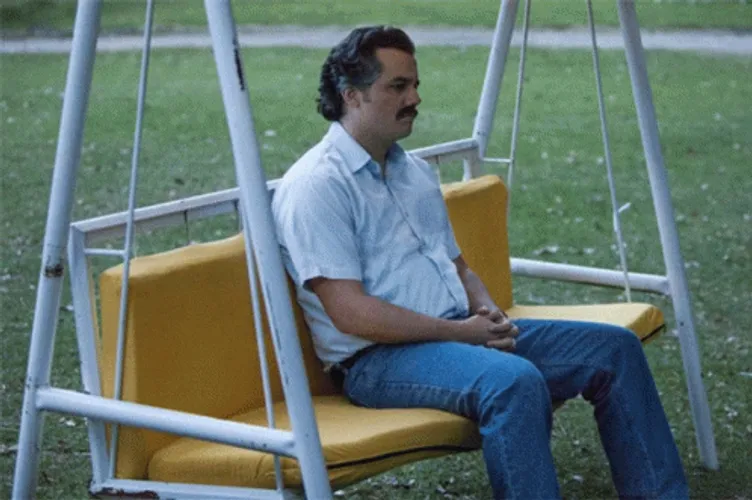 waiting-alone-pablo-escobar-meme-59plbd99bd7kqbt1.webp