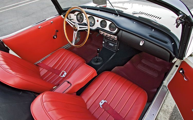 112_0708_03z+honda_s600+front_interior_view.jpg