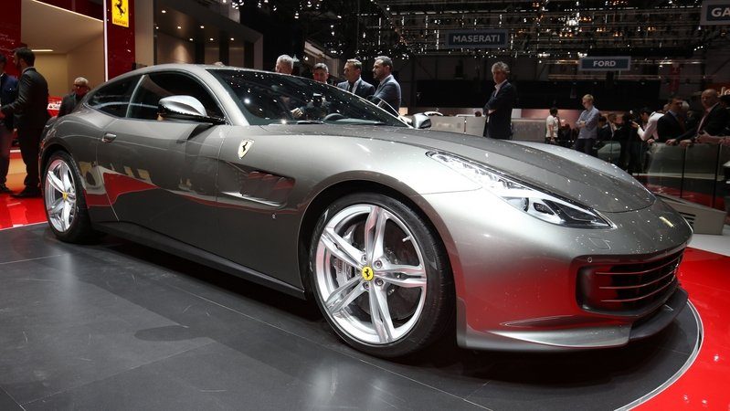 2016-ferrari-gtc4lusso-24_800x0w.jpg