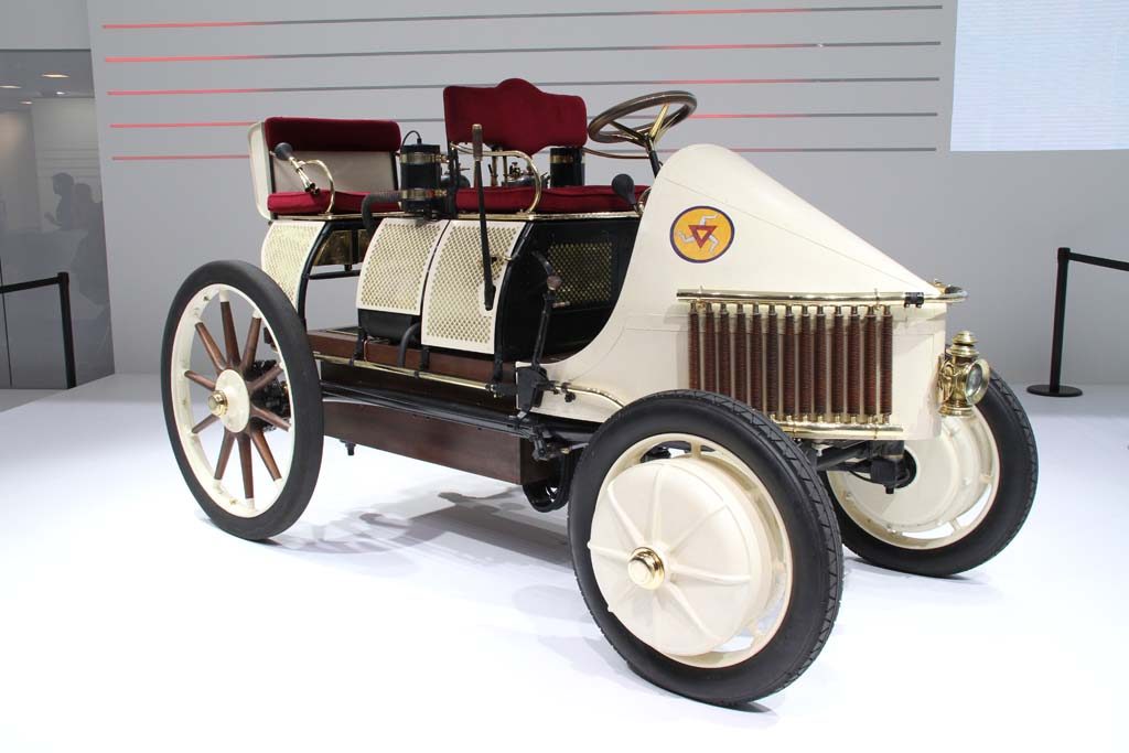 Lohner-Porsche-Hybrid.jpg