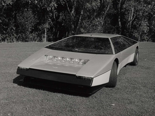 aston_martin_bulldog_concept_3.jpg