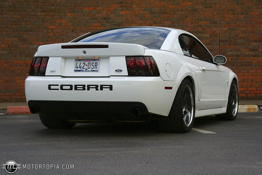 ford-svt-mustang-cobra-05.jpg