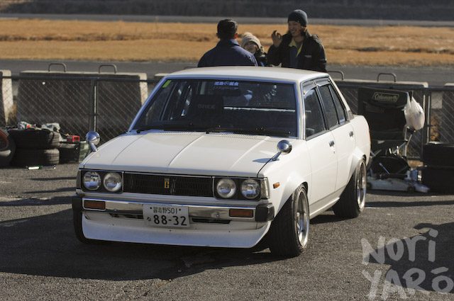 ke70_corolla_at_nikko_001.jpg