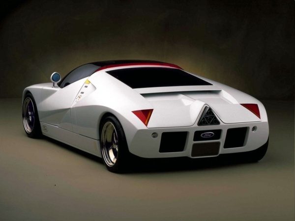 Ford-GT90-Concept-fot.4-600x450.jpg