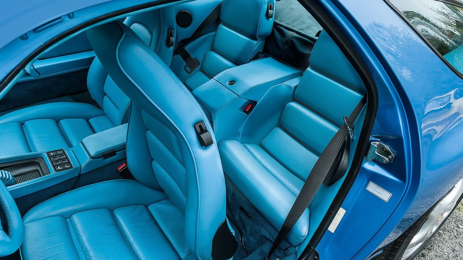 porsche-928-gts-azul-3.webp