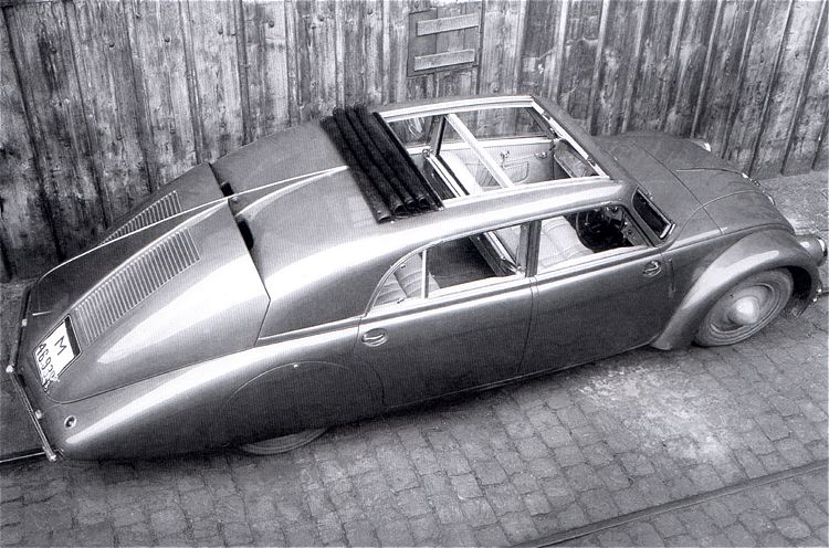 Tatra_T77A_with_Webasto_roof.jpg