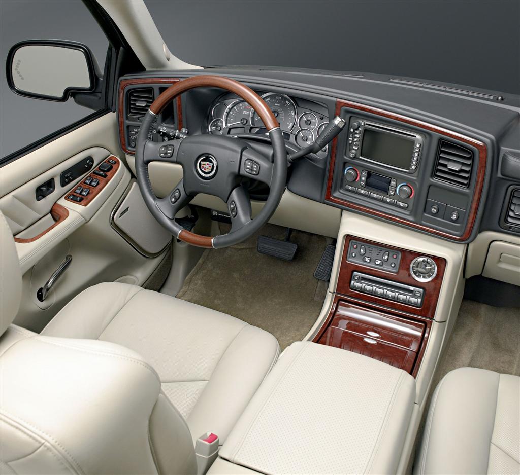 2006-Cadillac-Escalade-ESV_Image-i01-1024.jpg