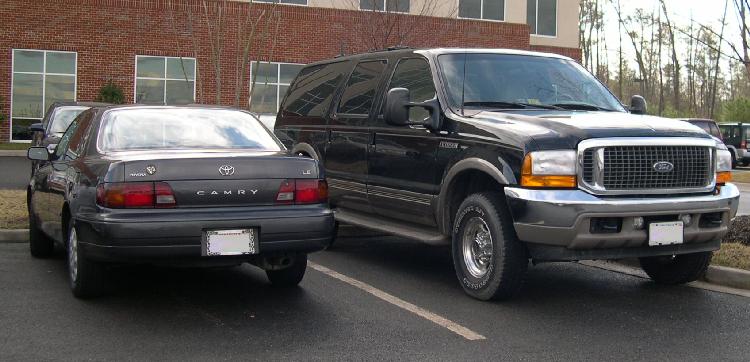 Ford_Excursion_and_Toyota_Camry.jpg