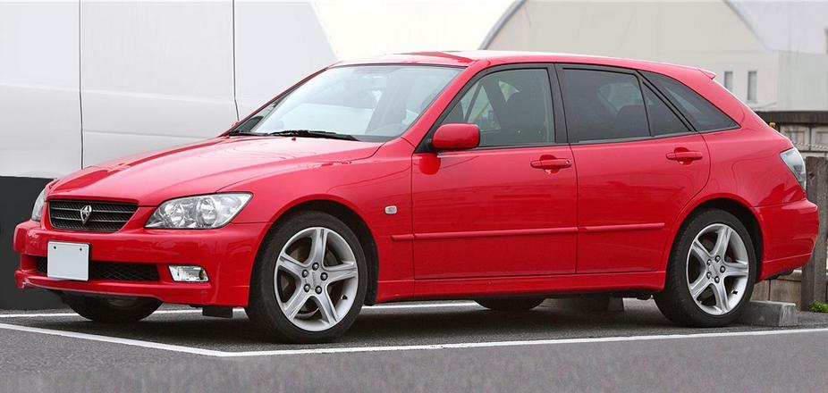 toyota_altezza_gita_as300_automatic_large_21643.jpg