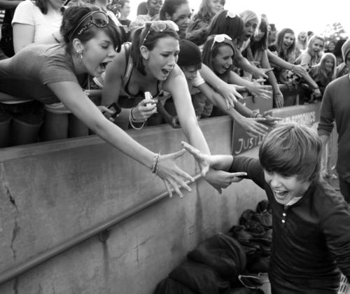 bieberfans.jpg