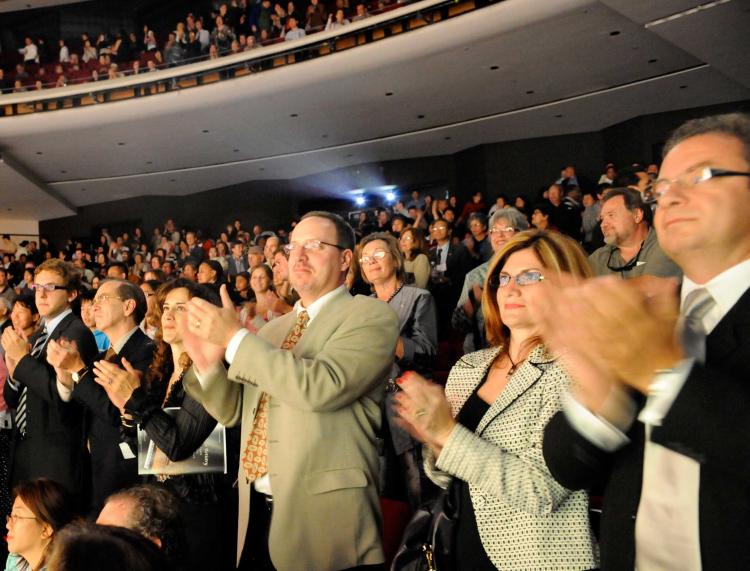 standing-ovation.jpg