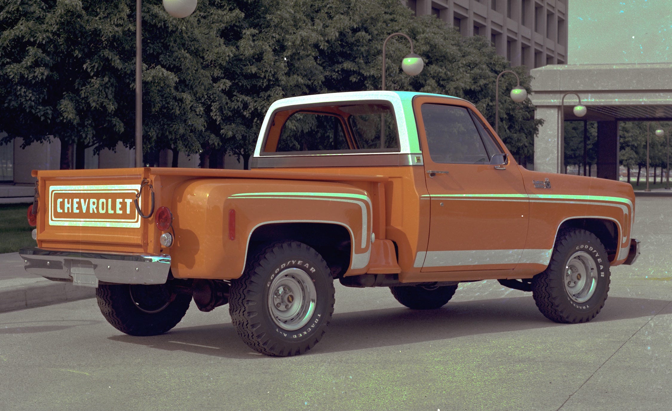 Chevrolet-Sport-truck.jpg