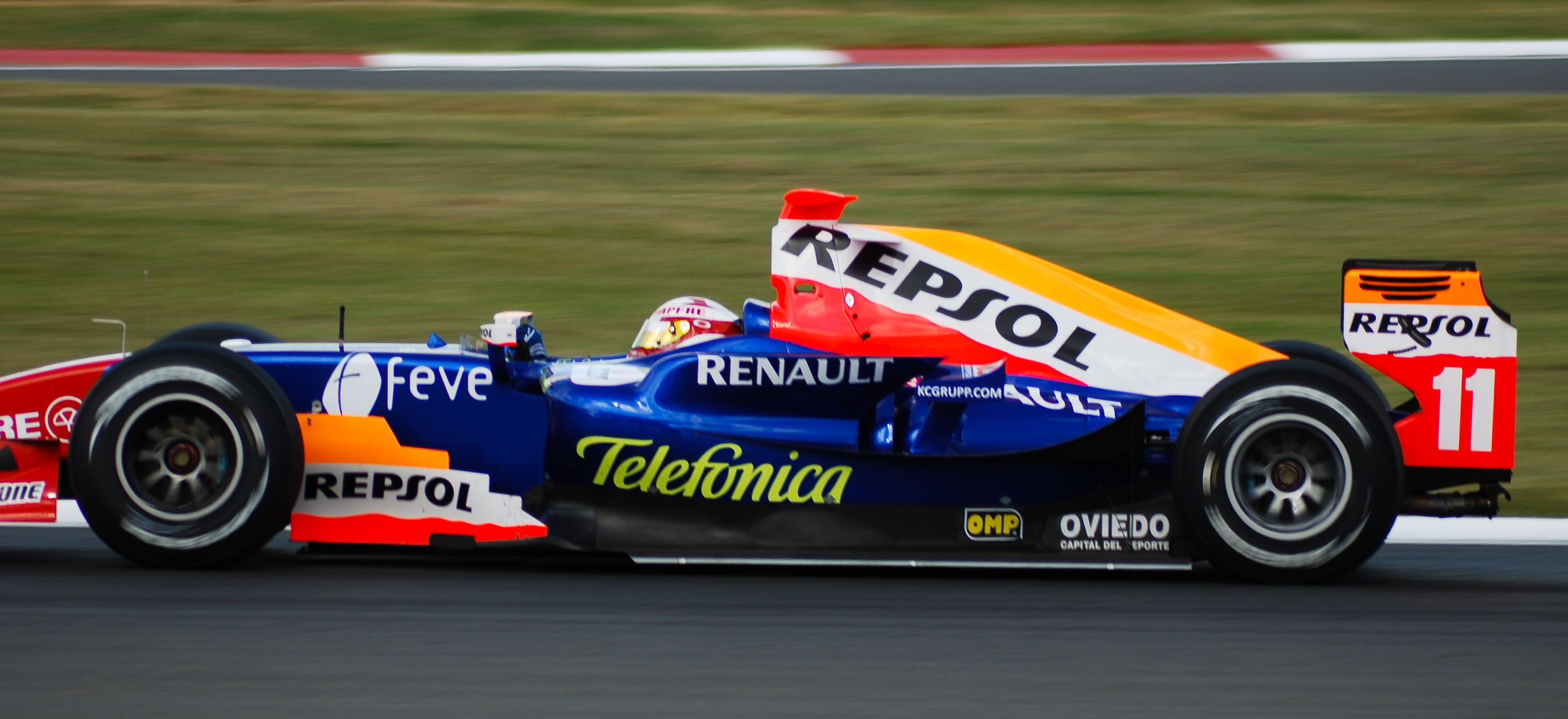 Javier_Villa_2008_GP2_Silverstone.jpg