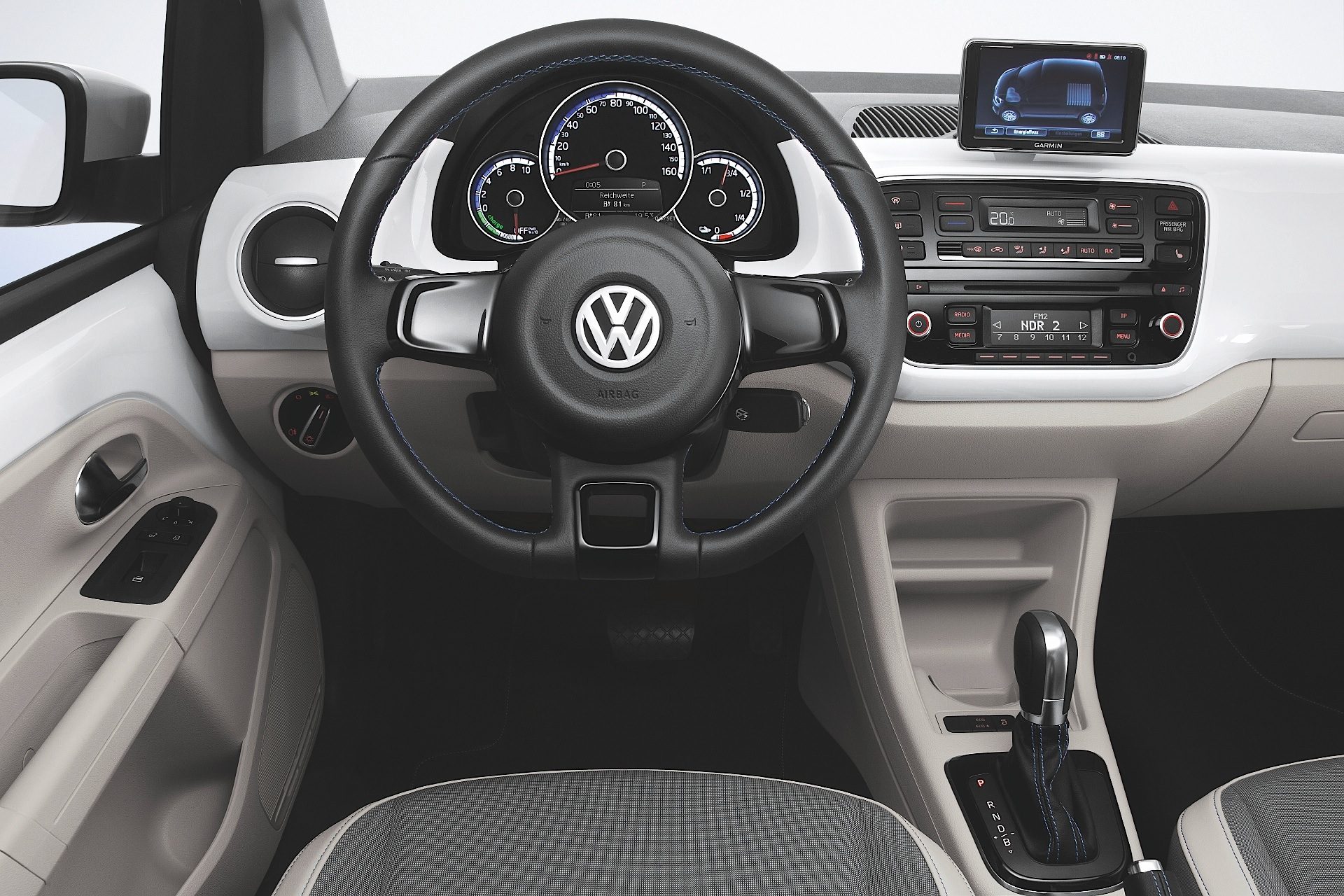 VOLKSWAGENe-UP--4818_14.jpg