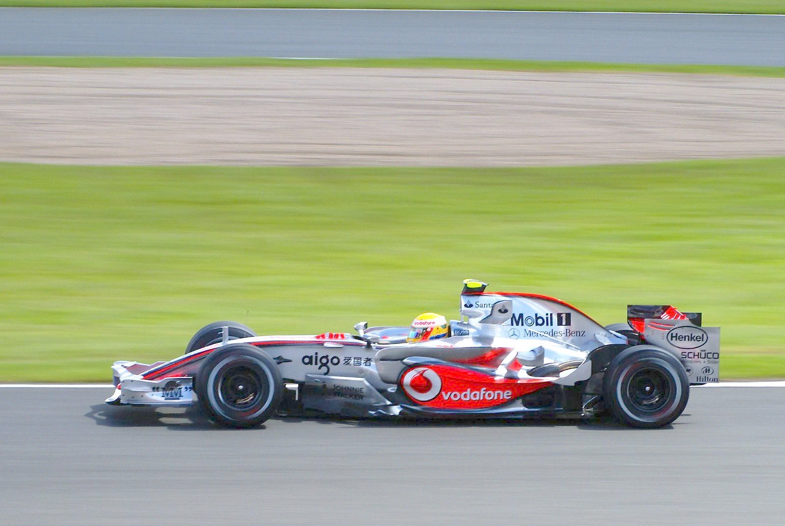 Lewis_Hamilton_2007_Britain.jpg