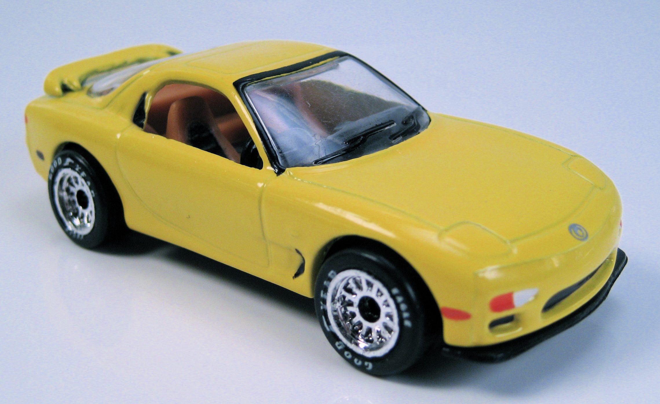 Mazda_RX7_MB8-J13_yellow_premiere_world_class.JPG