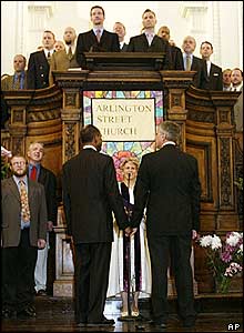 _40164699_minister-ap300.jpg