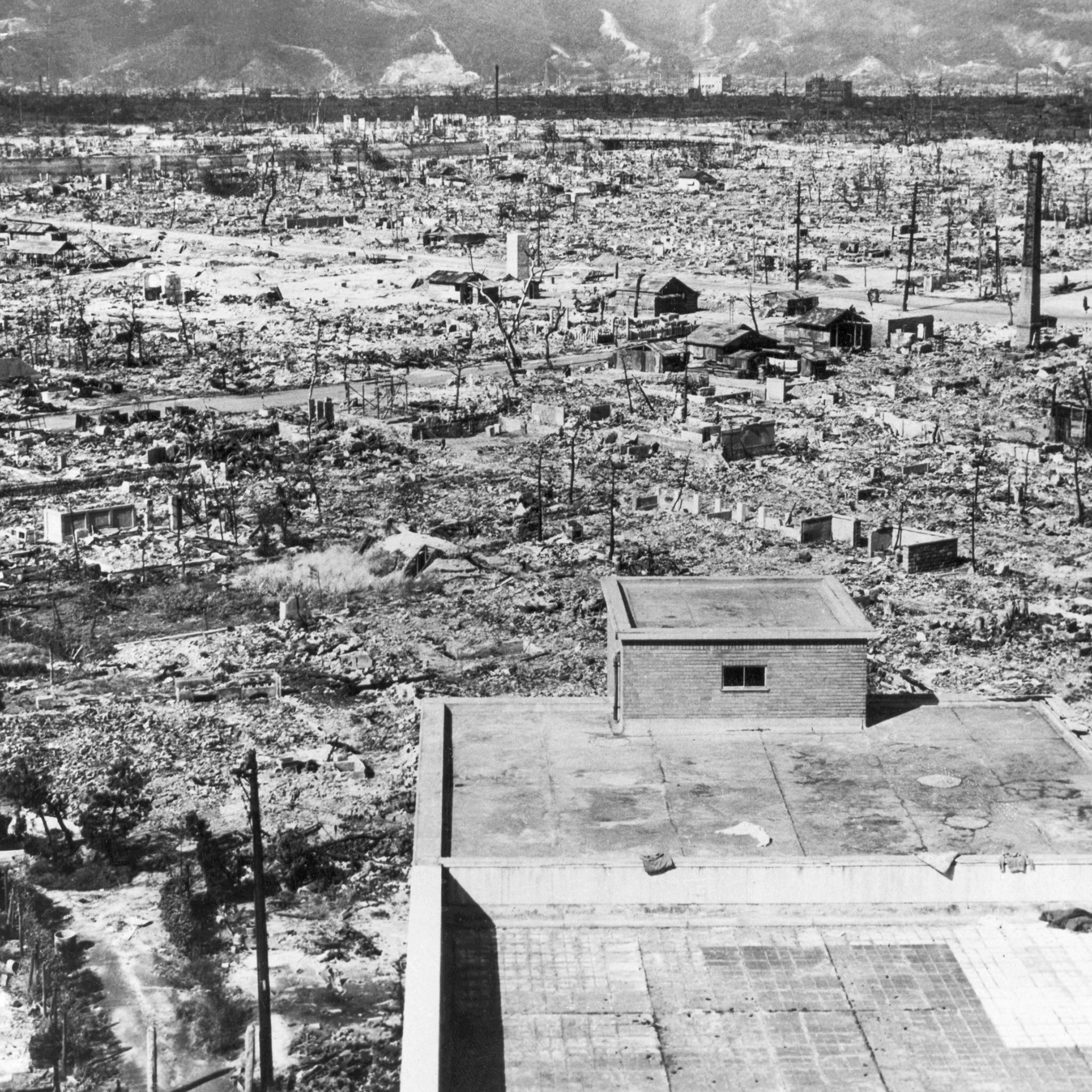 Нагасаки после ядерного взрыва. Япония Хиросима и Нагасаки.