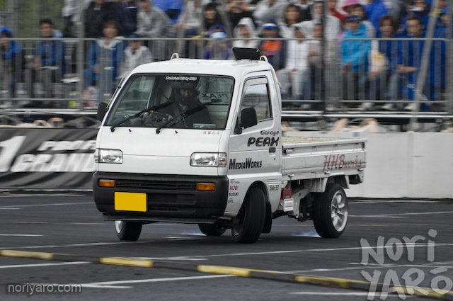 noriyaro_odaiba_kei_truck_drifting_001.jpg