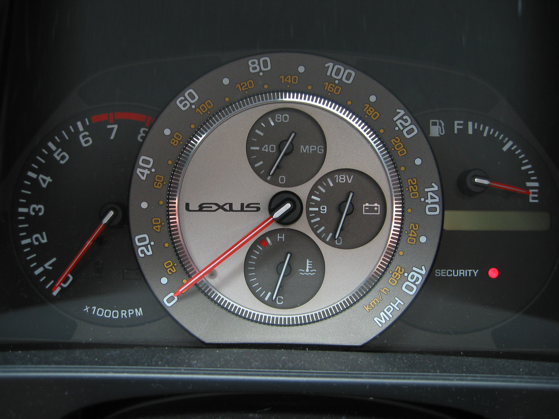 Lexus_IS_300_instrument_cluster.jpg