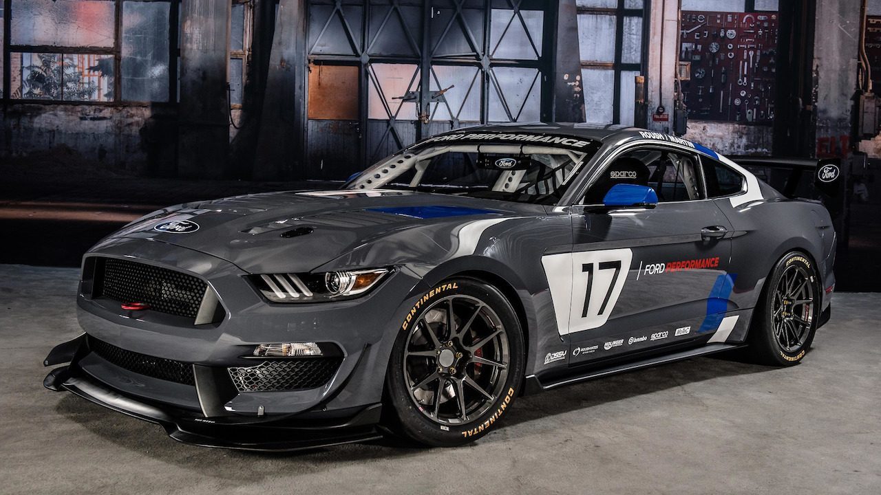 2017-Ford-Mustang-GT4-1280x720.jpg