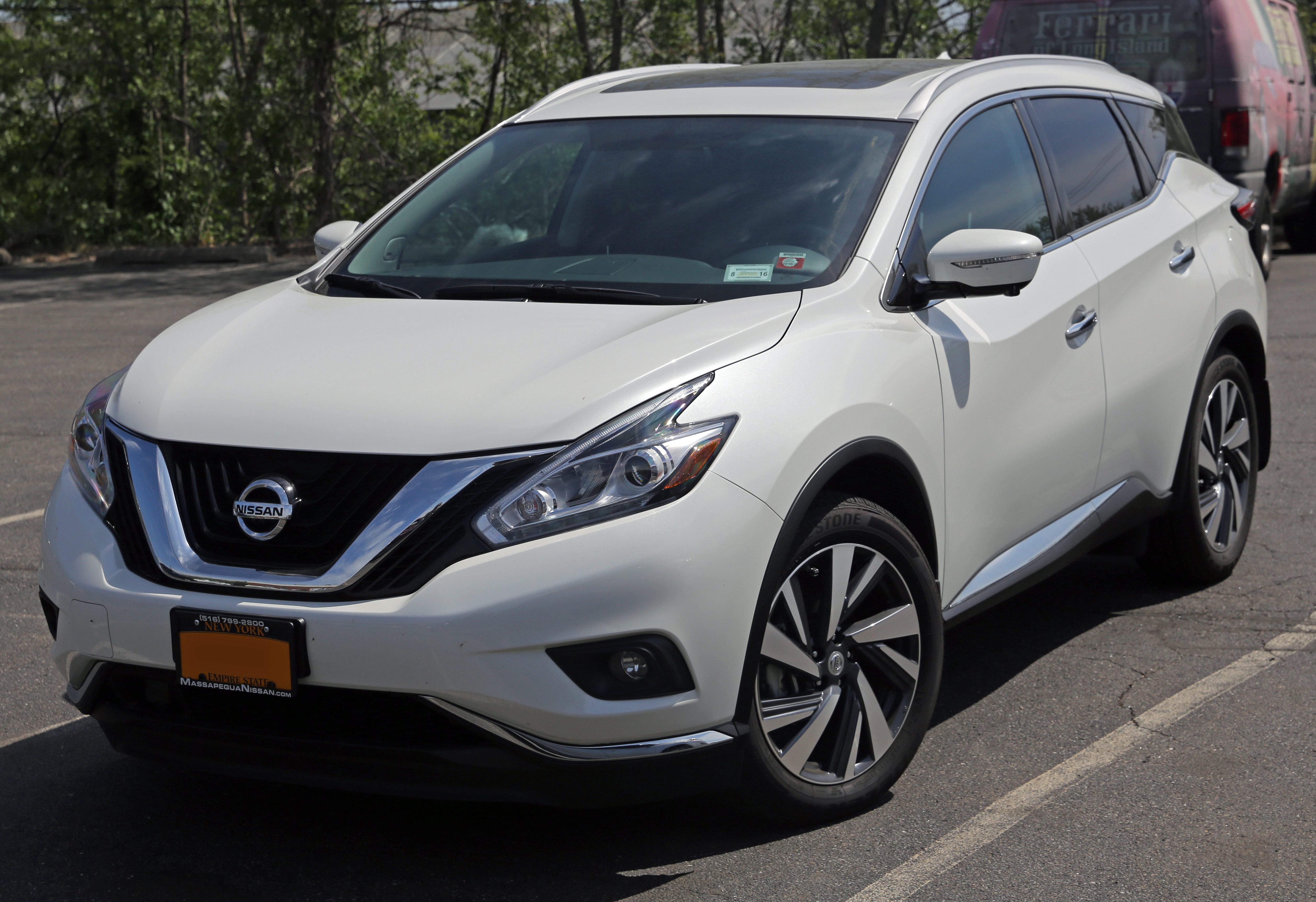 2015_Nissan_Murano_SV_AWD,_front_left.jpg