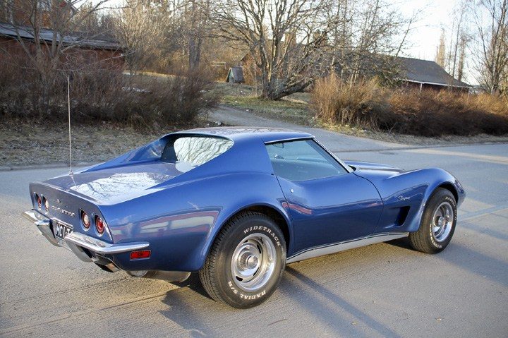 1973_chevrolet_corvette_stingray_2.jpg