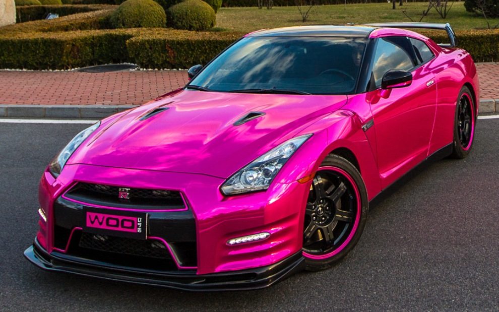 chrome-pink-nissan-gt-r-and-maserati-quattroporte-3.jpg