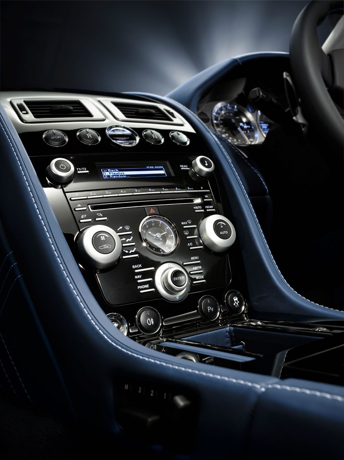 Aston+Martin+V8+Vantage+Interior+Has+Very+Effective+Charging+System-2.jpg