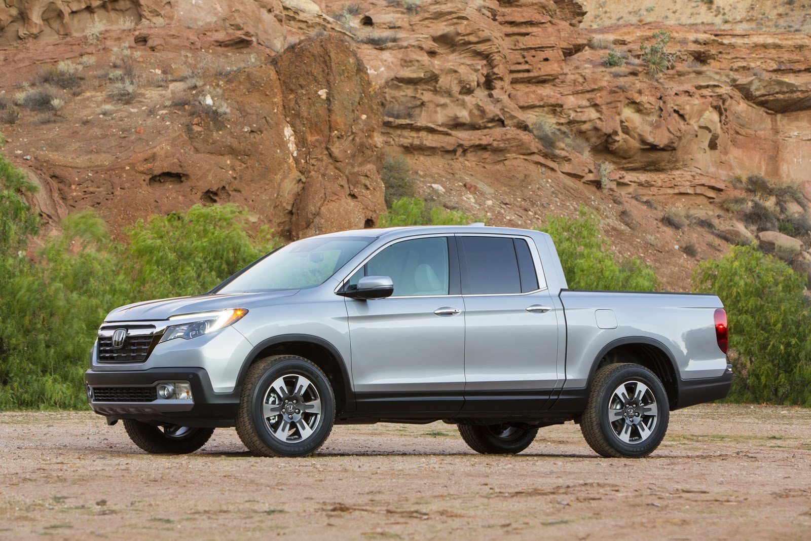 2017-Honda-Ridgeline-4.jpg